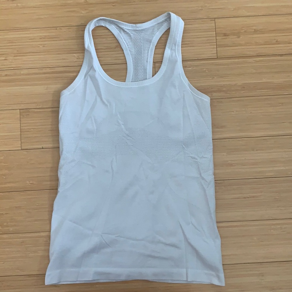 Lululemon swiftly tank size 6